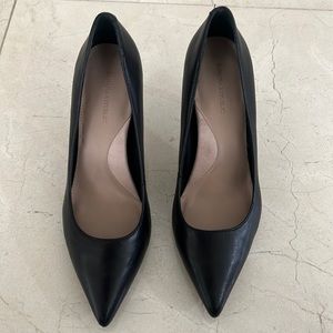 Banana Republic black leather pumps size 8